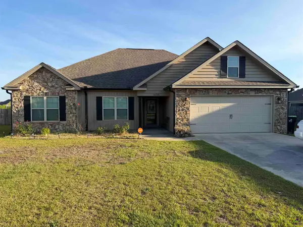605 Charlestown Way, Bonaire, GA 31005