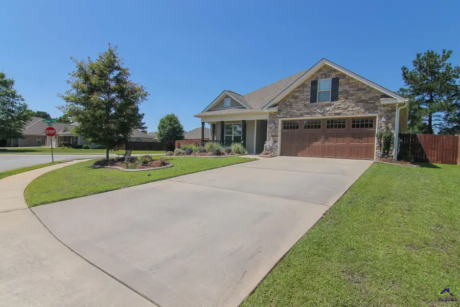 124 Highland Point Drive, Kathleen, GA 31047 - #2