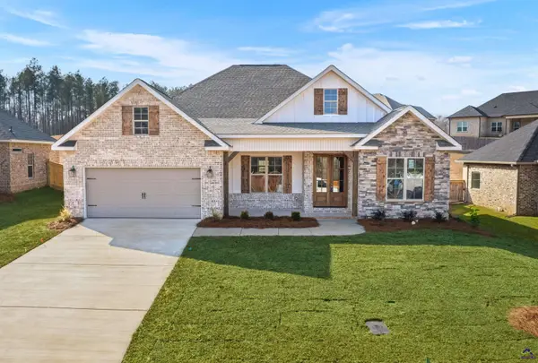 216 Golden Chestnut Bend, Bonaire, GA 31005