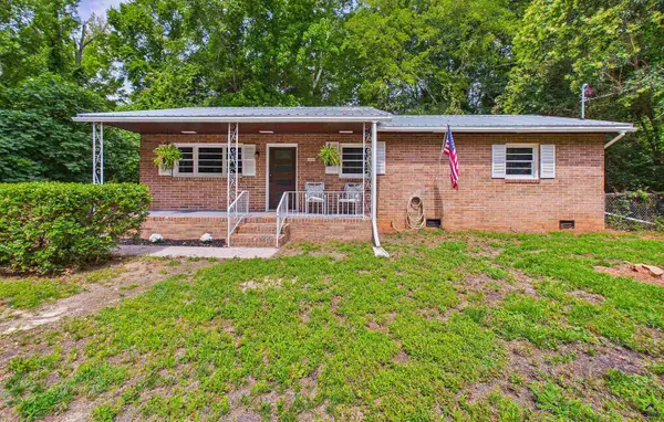 910 Perry Dr, Macon, GA 31217