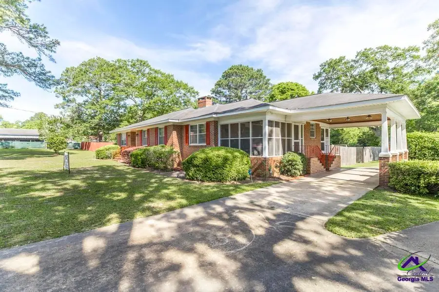 304 Broad Street, Hawkinsville, GA 31036 - #2