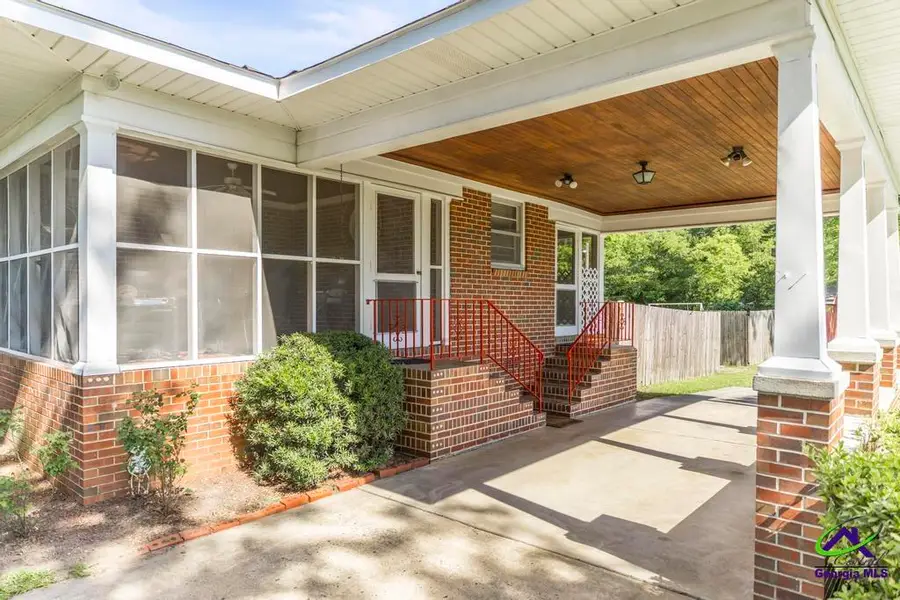 304 Broad Street, Hawkinsville, GA 31036 - #3