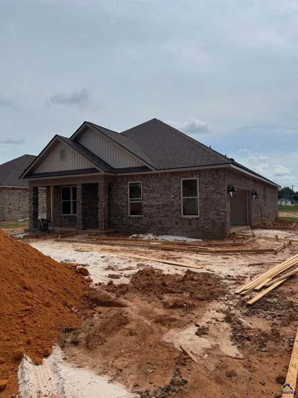 2 Pleasant Oaks Drive, Perry, GA 31069