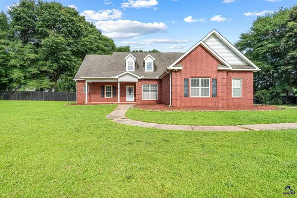 235 Lake Lillian Drive, Perry, GA 31069