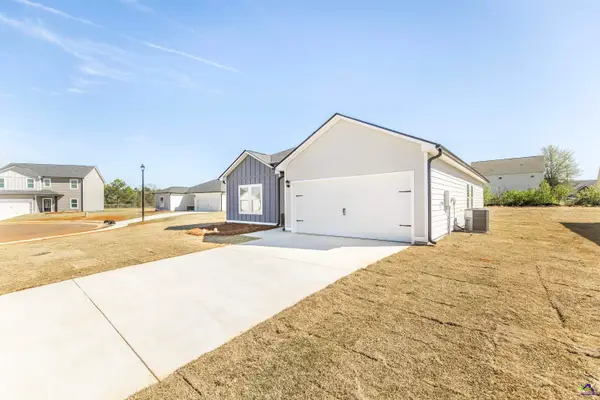 302 Georgian Walk, Byron, GA 31008