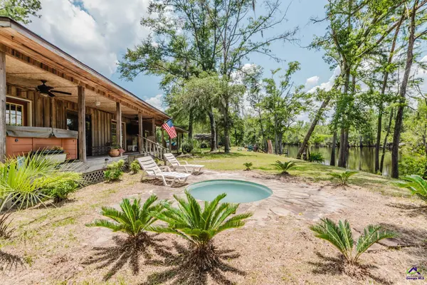 180 Shadydale Rd Road, Lumber City, GA 31549