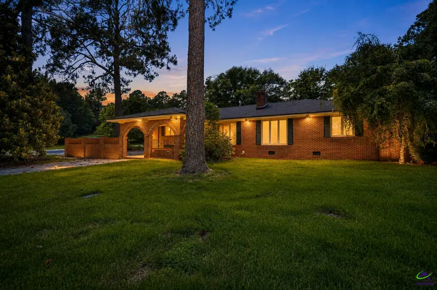 90 S Collins Street, Reynolds, GA 31076 - #2