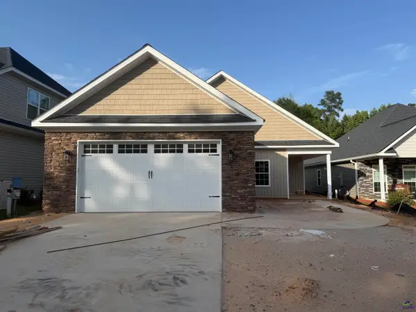 110 Fairway Oaks Drive, Perry, GA 31069