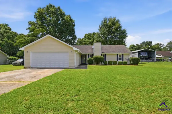 208 Sun Valley, Warner Robins, GA 31093