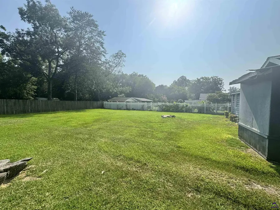 503 W Church Street, Fort Valley, GA 31030 - #2