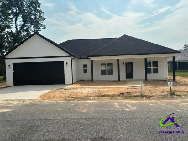 143 Village Circle, Cochran, GA 31014
