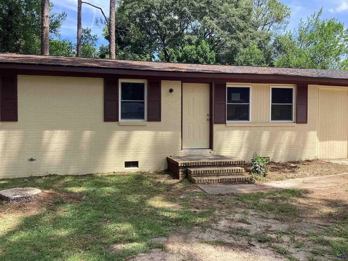 209 E Valley Drive, Fort Valley, GA 31030 - #1