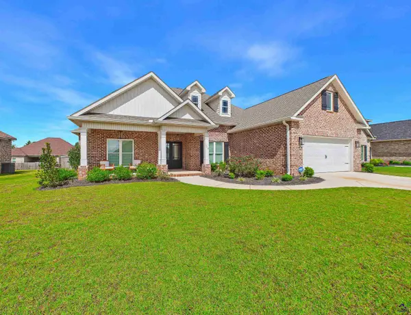 110 Woodwinds Ct, Kathleen, GA 31047