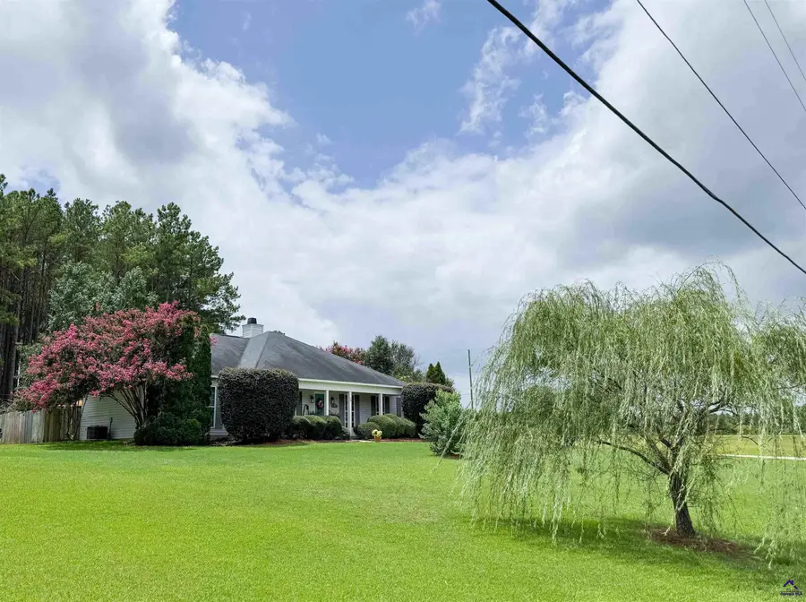 38 Ridgeway Dr, Fort Valley, GA 31030 - #2