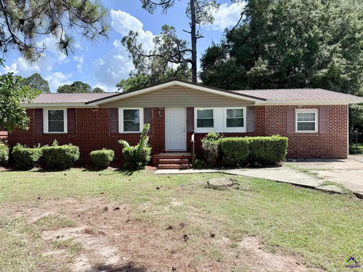 1010 E Church St, Fort Valley, GA 31030 - #1
