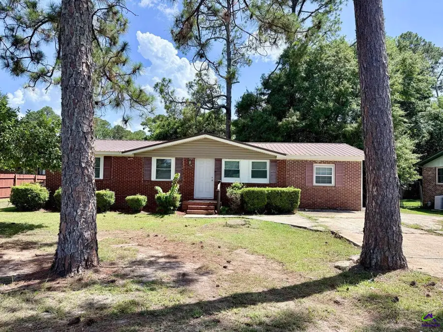 1010 E Church St, Fort Valley, GA 31030 - #2