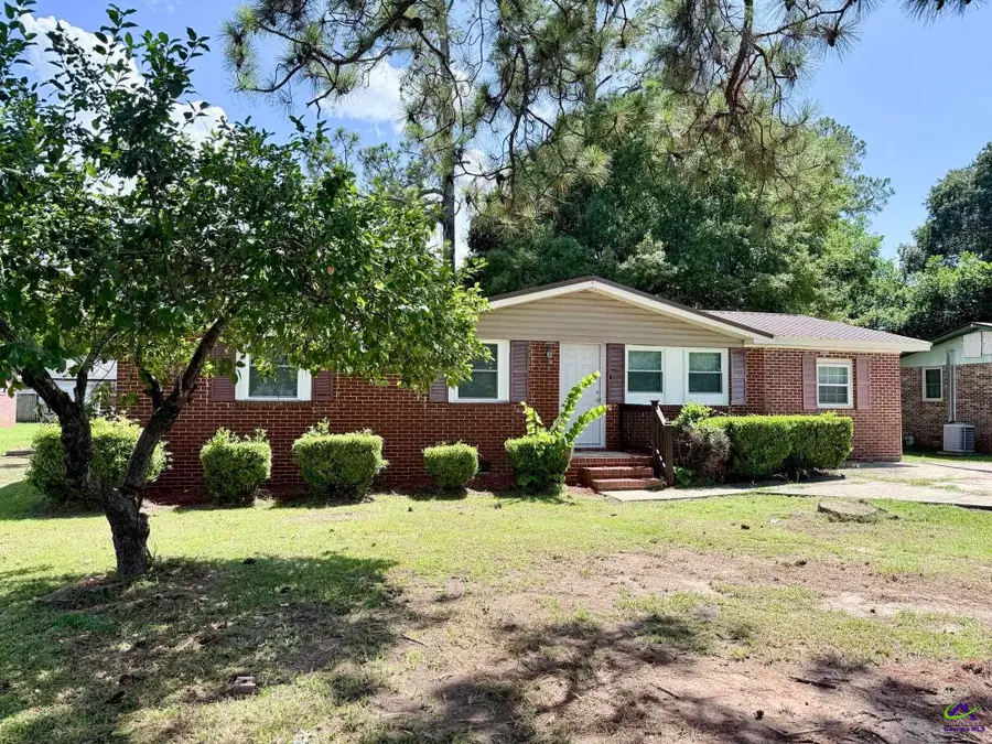 1010 E Church St, Fort Valley, GA 31030 - #3