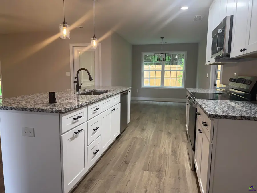 211 Sutton Dr., Perry, GA 31069 - #3