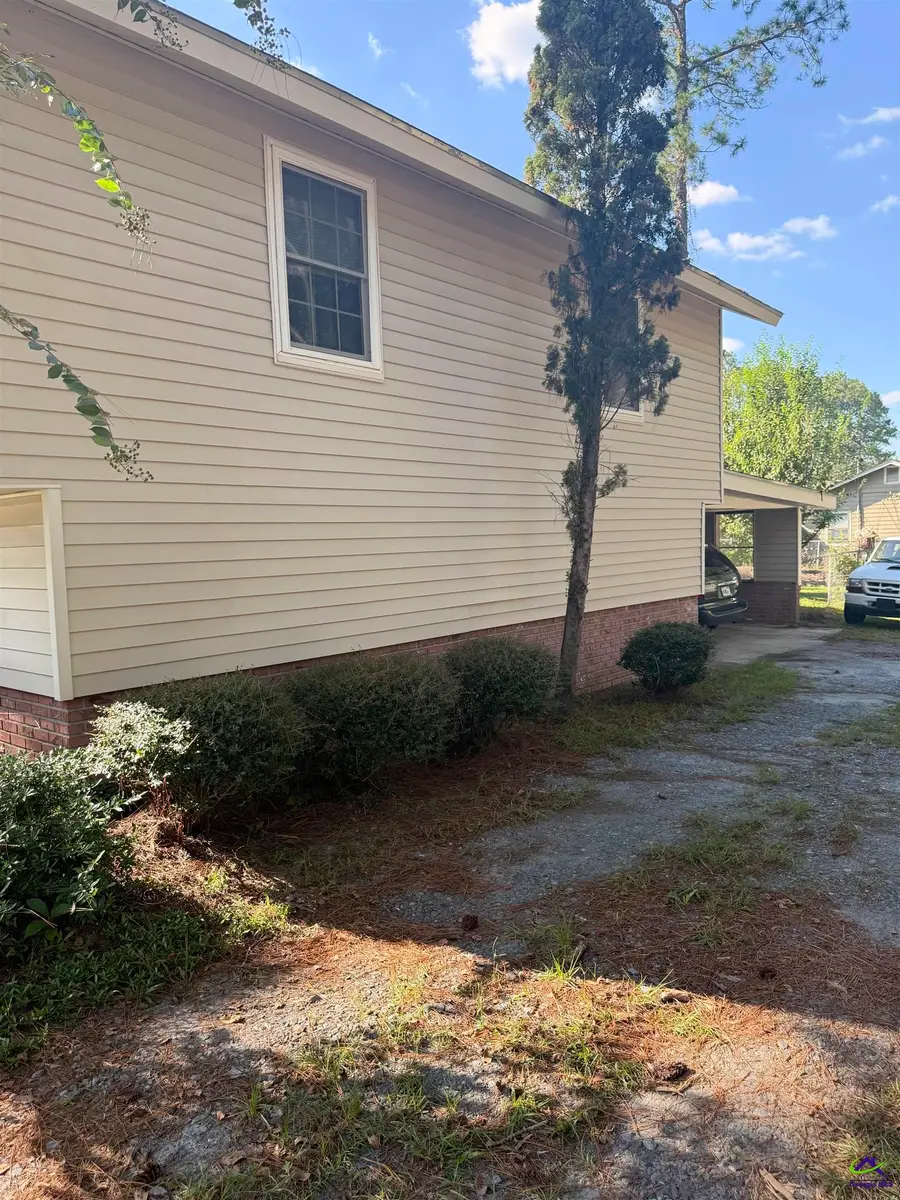701 26th St E, Tifton, GA 31794 - #3