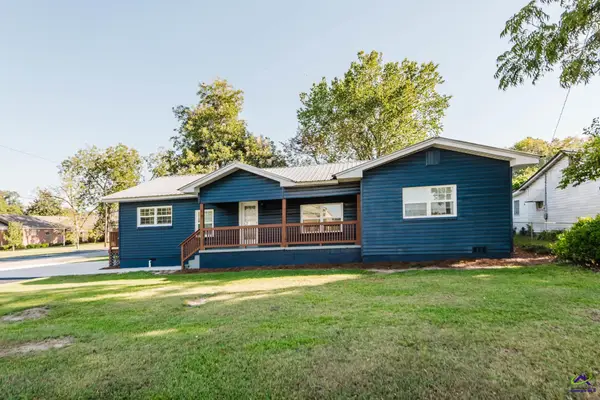 69 Liberty Street, Hawkinsville, GA 31036