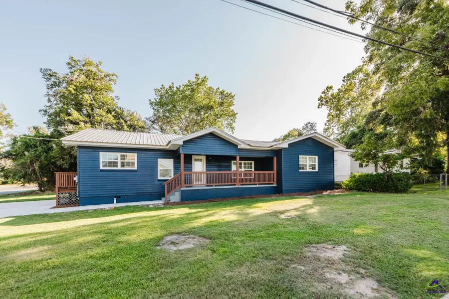 69 Liberty Street, Hawkinsville, GA 31036 - #2
