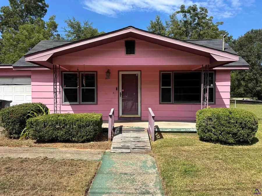 805 E Church Street, Fort Valley, GA 31030 - #2