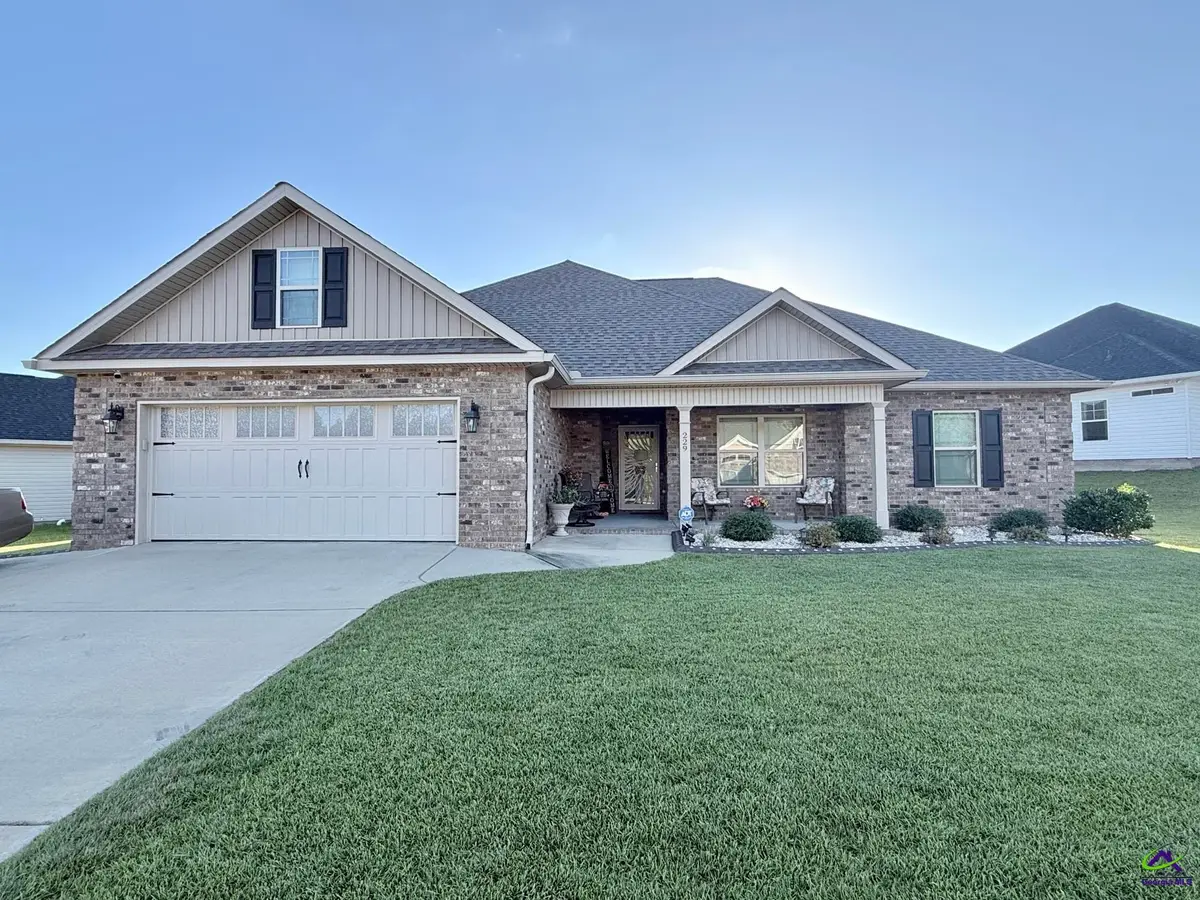 229 Creek Ridge Dr, Warner Robins, GA 31088 - #1
