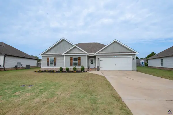 121 Locks Heath Court, Perry, GA 31069
