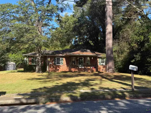 1095 Burton Avenue, Macon, GA 31204