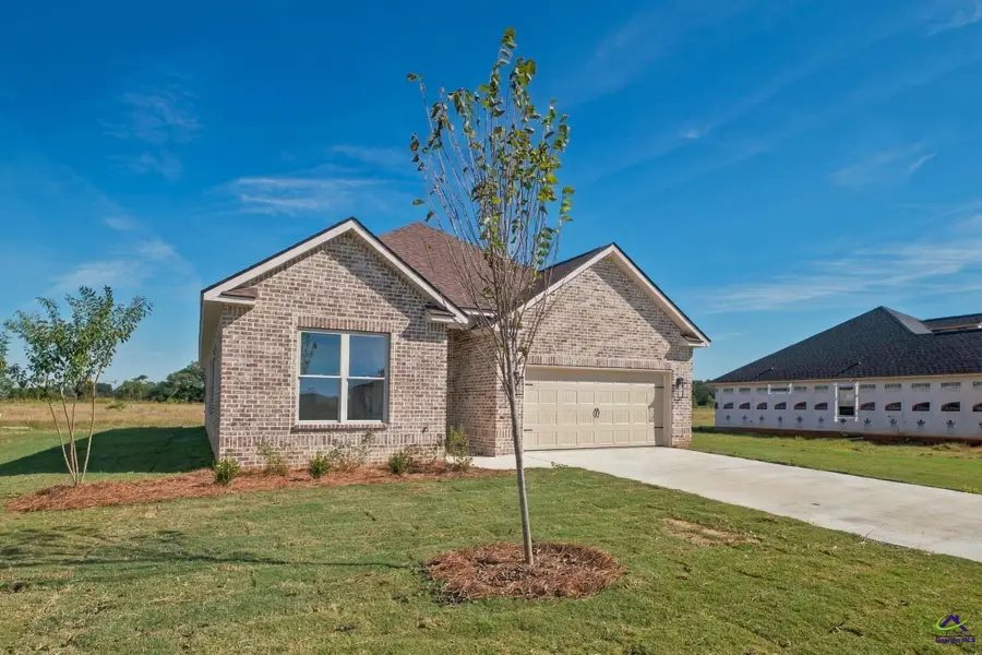 215 Farmland Circle, Perry, GA 31069 - #2