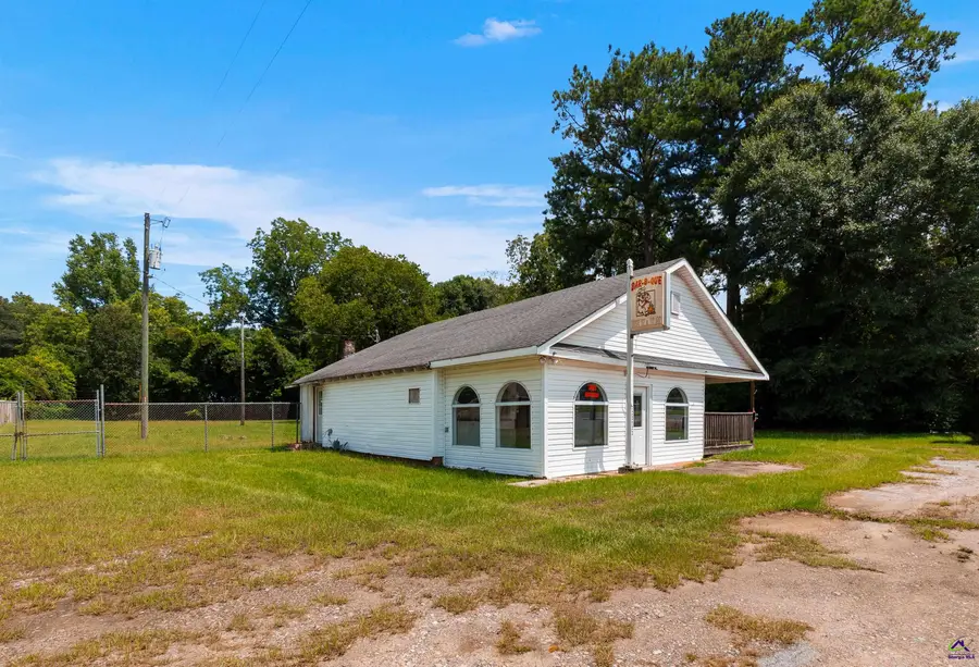 2805 Peach Parkway, Fort Valley, GA 31030 - #2