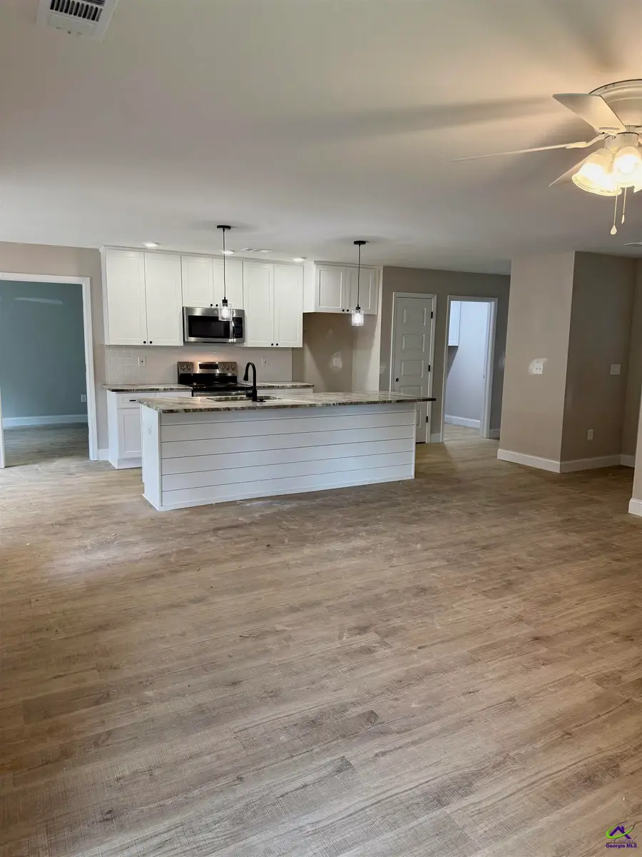 205 Sutton Dr., Perry, GA 31069 - #2