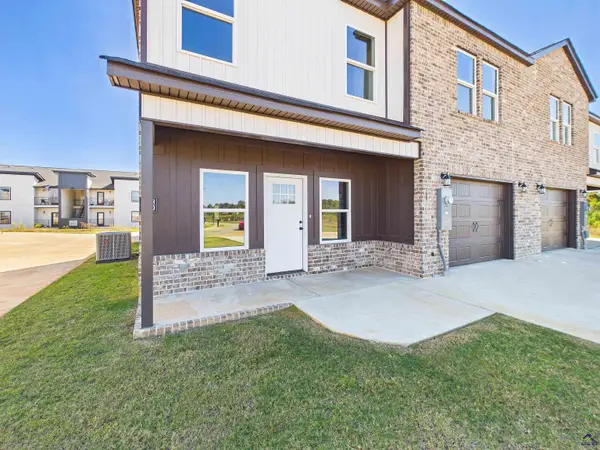 258 Beau Claire Circle, Byron, GA 31008