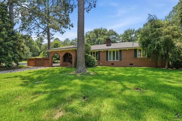 90 S Collins Street, Reynolds, GA 31076