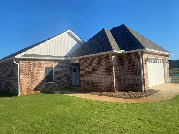 49 Palmer Circle, Hawkinsville, GA 31036