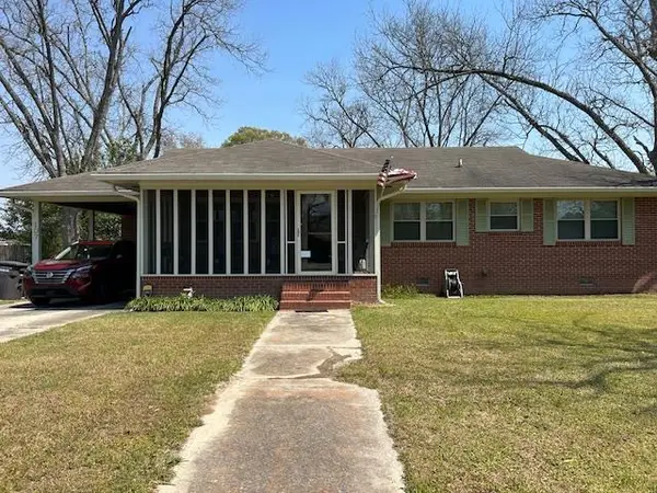 107 S 10th Street, Pitts, GA 31072