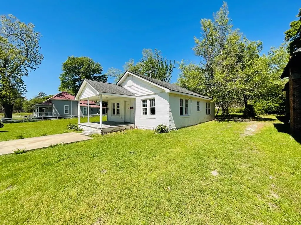 110 West 5th Ave, Cordele, GA 31015 - #1