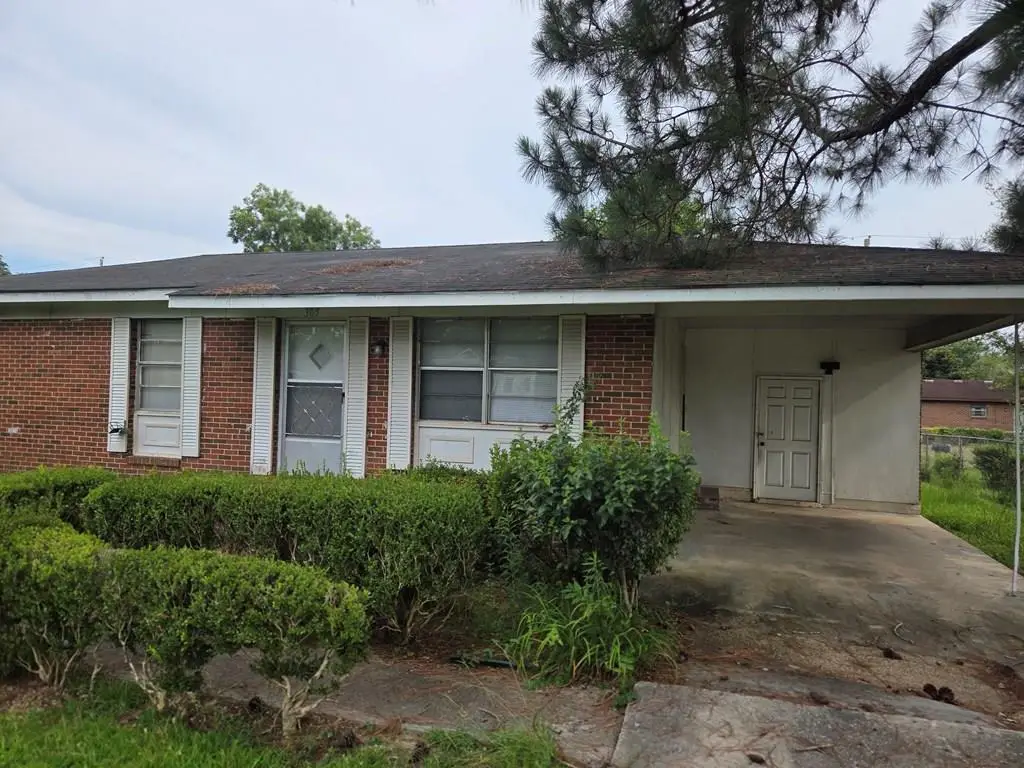 305 W 27th Avenue, Cordele, GA 31015 - #1