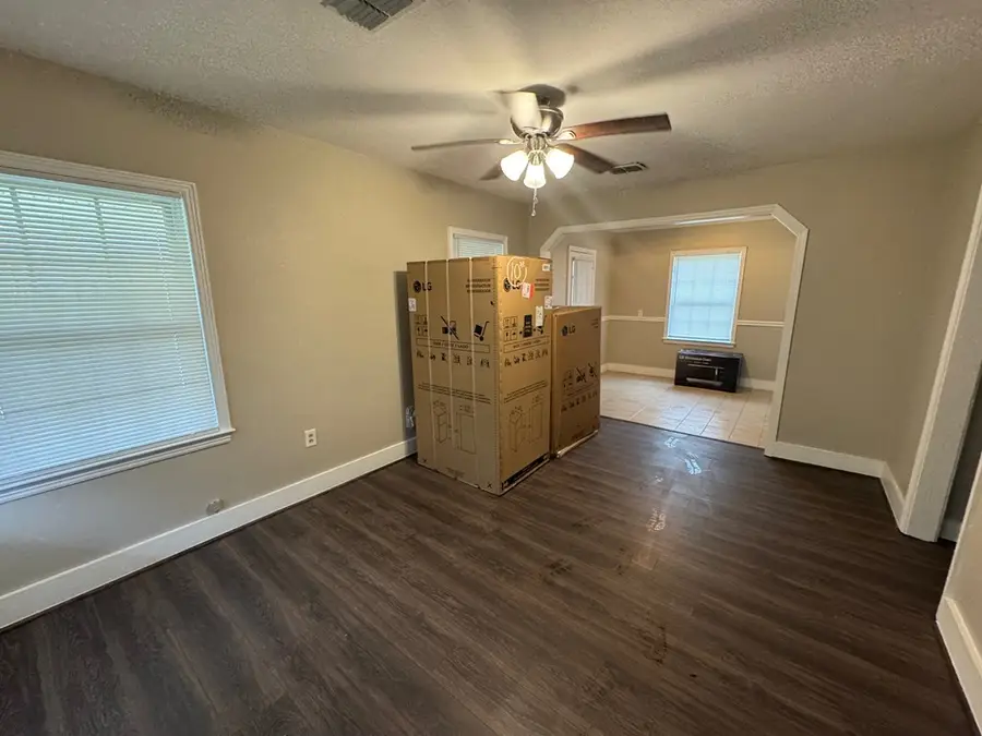 1005 Smith Ave, Douglas, GA 31533 - Image #2