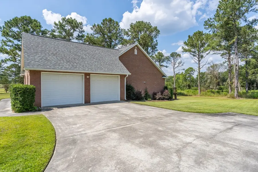 525 Drake Dr, Douglas, GA 31535 - Image #3