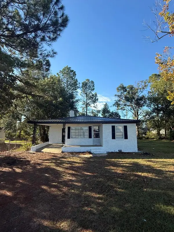 508 Pine St., Douglas, GA 31533