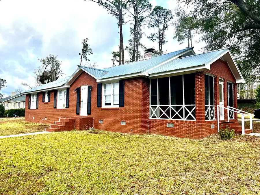 525 Schley Street, Douglas, GA 31533 - Image #2