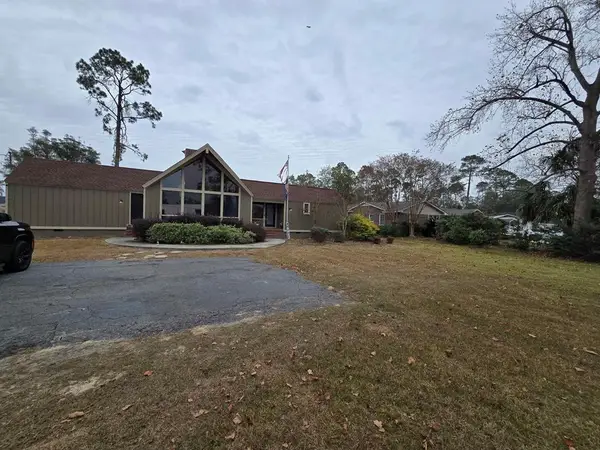 805 Par St, Douglas, GA 31533