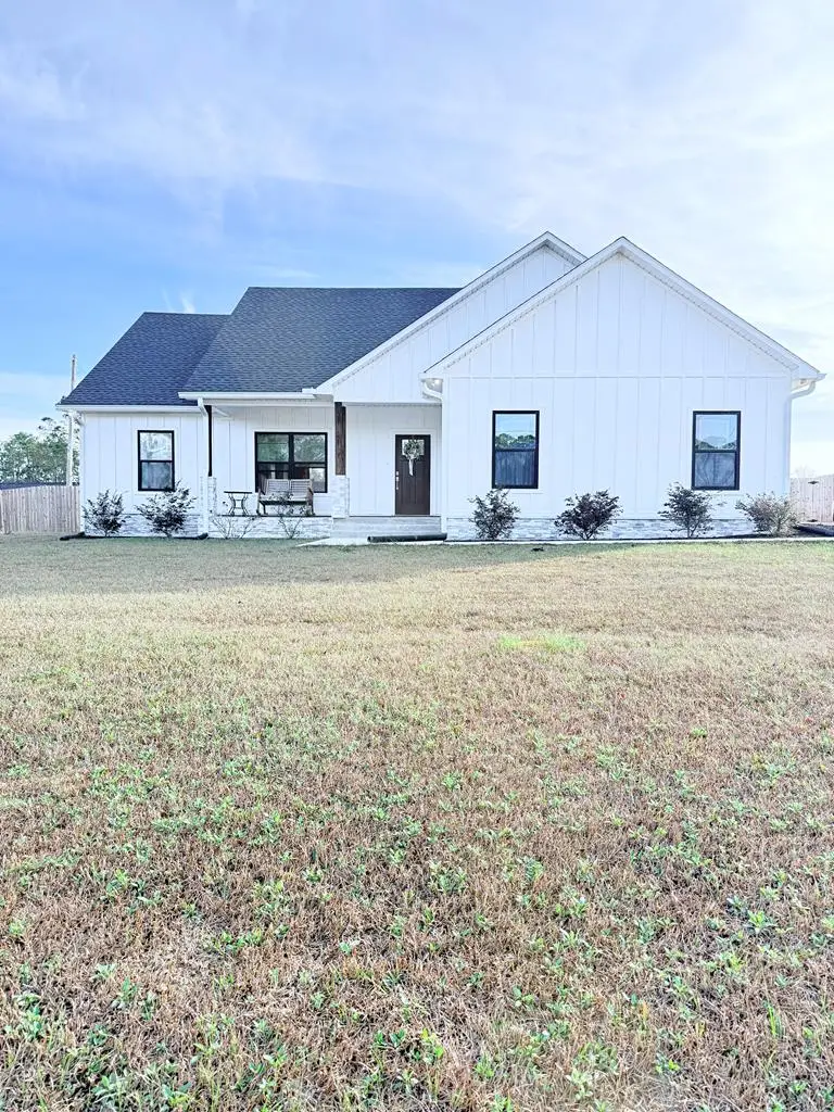 1728 W Forest, Douglas, GA 31533 - Image #1