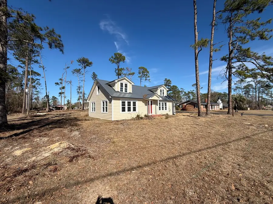 601 Van St, Nicholls, GA 31554 - Image #2