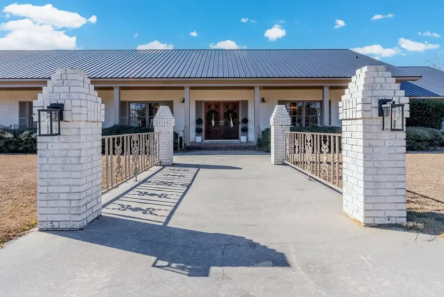 403 Rose Lane, Douglas, GA 31533 - #2