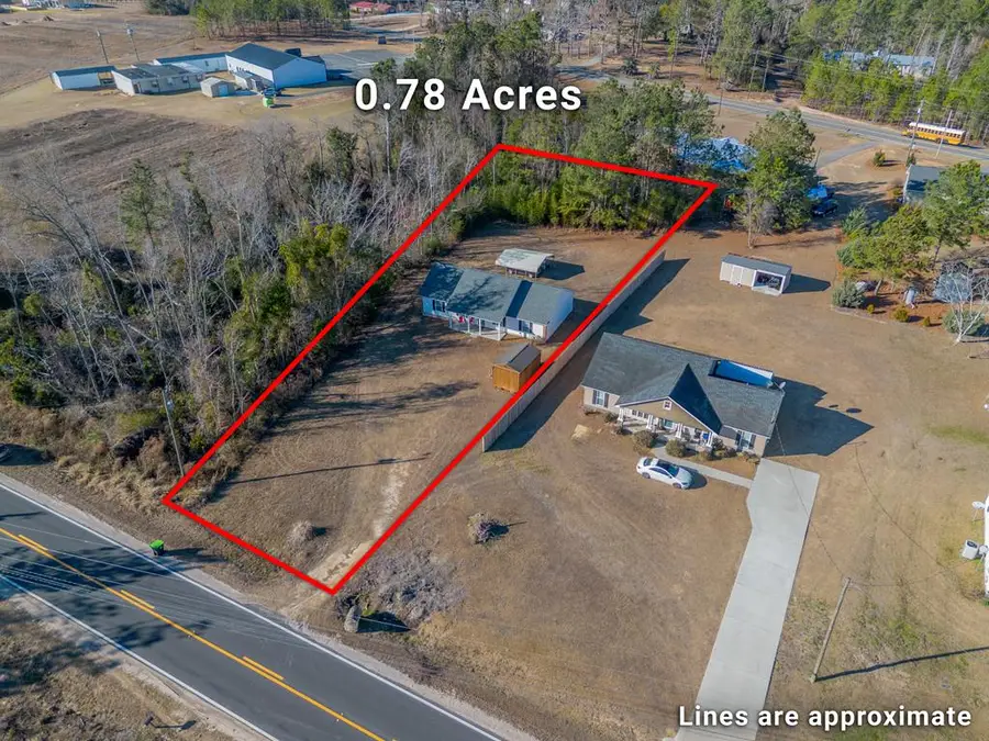 1223 Iron Rd, Douglas, GA 31533 - #2