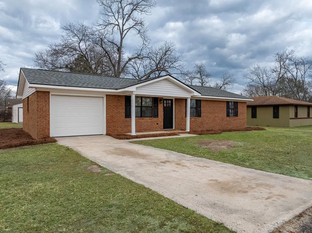 114 Taylor Cir, Fitzgerald, GA 31750 - #1