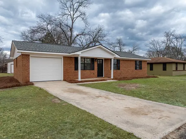 114 Taylor Cir, Fitzgerald, GA 31750