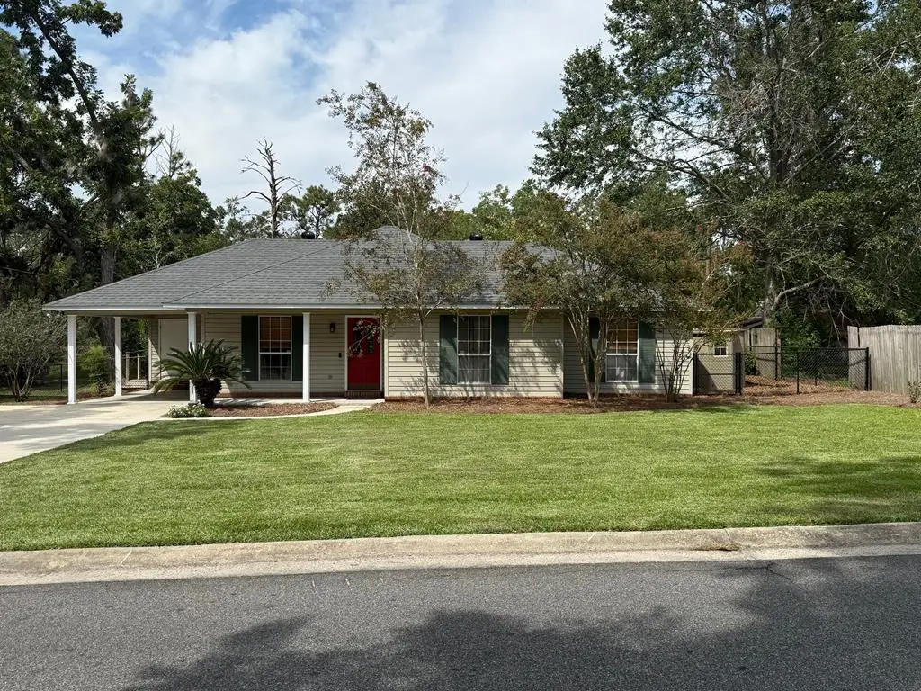 909 Gordon St W, Douglas, GA 31533 - #1